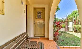 Imagem 6: Espaço, Sol e Tradição: Casa Clássica com 6 Dormitórios em Terreno de 605m²