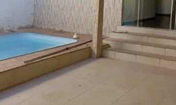 Imagem 2: Casa com piscina