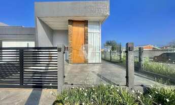 Imagem 2: Casa de esquina à venda, lado mar no Guarani, localizada em Capão da Canoa!
