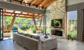 Imagem 7: Casa alto padrão com 4 suítes à venda, 322m², em condomínio fechado com acesso exclusivo à