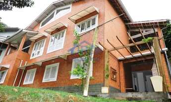 Imagem 1: Sobrado à venda em Embu das Artes, Parque das Artes, com 4 quartos, com 205 m²