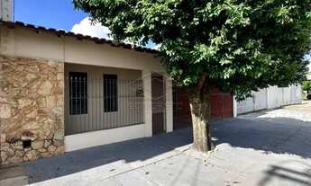 Imagem 3: LINDA CASA COM 2 DORMITÓRIOS E GARAGEM AMPLA