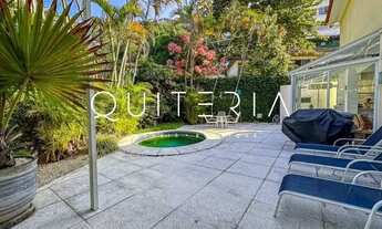 Imagem: Casa de rua - / Residencial / Gávea