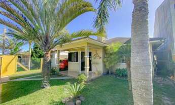 Imagem 3: Casa Linda, ótima localização, Mobiliada à venda em Atlantida Sul - com 130m² -R$ 648.000