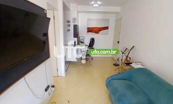 Imagem 3: Apartamento de 40m² em Perdizes com varanda envidraçada