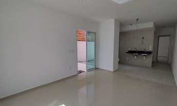 Imagem 6: Casa disponível no centro de Eusébio, fino acabamento