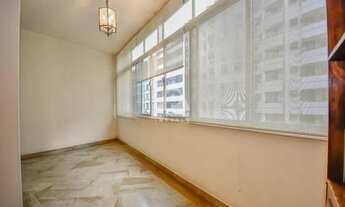 Imagem 3: Em Copacabana: Apartamento em excelente estado, com 180 m², sala ampla, 4 quartos sendo 1