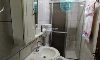 Imagem 2: PORTO ALEGRE - Casa Padrão - Cascata