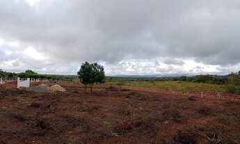 Imagem 5: Sítio todo murado dentro de condomínio de chácaras