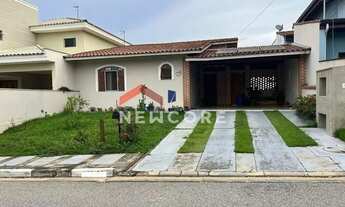 Imagem: Casa de condomínio em Rua Octacílio Andries
