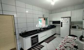 Imagem 4: Casa residencial disponível para venda no bairro Laranjeiras em Uberlândia - MG