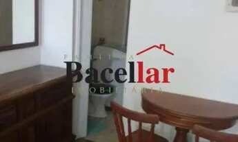 Imagem 3: Kitnet/Conjugado - / Residencial / Glória