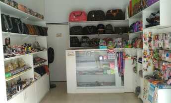 Imagem: Loja de maquiagem e variedades, 15 mil