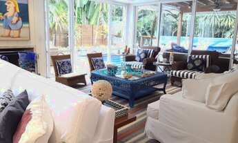 Imagem 2: CASA EXUBERANTE EM BELEZA E CONFORTO - CONDOMÍNIO FECHADO