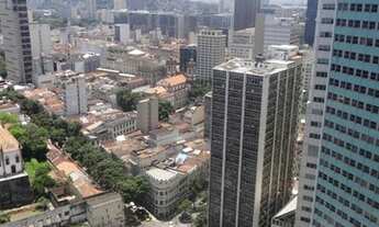 Imagem 3: Sala com 33 M². Andar alto. Vista total