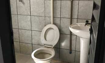 Imagem 6: Kitinete na Arse 111 próxima ao ponto de ônibus