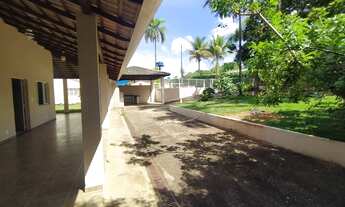 Imagem 4: Aceita Permuta em Imóvel! Sobrado para venda tem 680 metros quadrados com 4 quartos