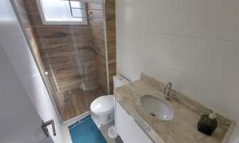 Imagem 2: Apartamento decorado 2 dormitórios, varnada com churasqueira e vista pro mar!