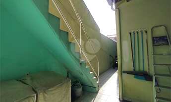 Imagem 2: Casa de fundo !! 1 dormitório, sala , cozinha e banheiro