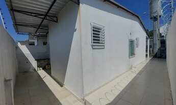 Imagem 2: Casa em Flores com 2 dormitórios climatizados | Residencial Fechado