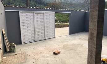 Imagem 2: Casa coroa grande luz e água incluso