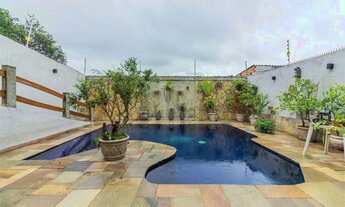 Imagem 6: Sobrado para aluguel e venda possui 290 metros quadrados com 4 quartos