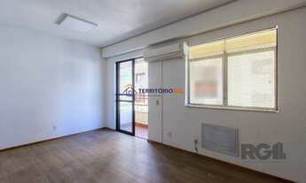 Imagem 4: EXCELENTE SALA COMERCIAL, muito bem localizada no bairro Menino Deus, 01 banheiro, sacada