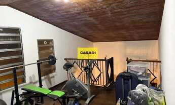 Imagem 3: Sobrado à Venda com 3 Quartos, Suíte, Garagem para 5 Carros e Ótima Localização