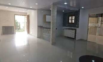 Imagem 7: Casa em Porto Alegre, no bairro Restinga, com 4 dormitório(s), e 4 banheiros, à