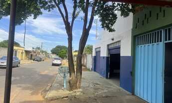 Imagem 2: Imóvel C/ Ponto comercial + 2 casas de 2 Qts em Lote 360m2 St. Veiga Jardim 2 em Aparecid