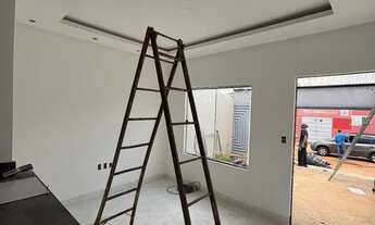 Imagem 3: Linda casa! 2 Quartos sendo 1 Suíte - Toda no Porcelanato e um Quintal Enorme - Vila Finso