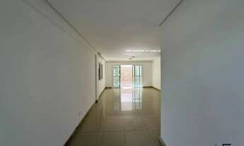 Imagem 3: Mansão de 325m², toda projetada para Venda no Villagio Mar Bello