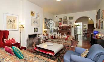 Imagem 7: Casa com 4 dormitórios e piscina no Pacaembu em rua tranquila e arborizada