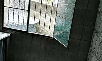 Imagem 4: Alugo ótimas quitenetes no centro de Itaboraí. Arejadas e ótimo ambiente