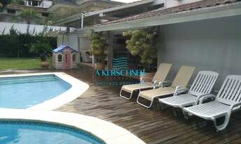 Imagem 4: Casa com 5 suítes para alugar, disponível para locação em Fevereiro a apenas 250mts da pra