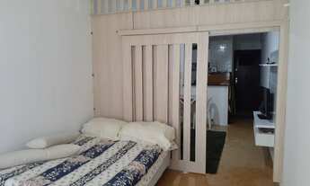 Imagem 2: Apartamento Centro Guarapari Areia Preta, quarto e sala, 5 min da praia