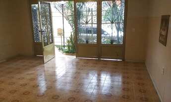 Imagem 7: Casa para venda possui 261 metros quadrados com 4 quartos