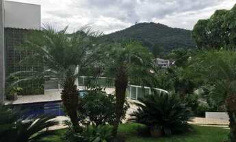 Imagem 3: Casa de condomínio para venda tem 1200 metros quadrados com 5 quartos