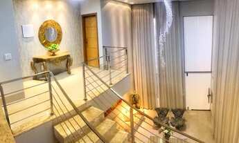 Imagem 4: Sobrado a venda tem 308 m² de construção com 3 suítes e closet no Residencial Morumbi em G