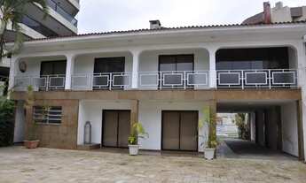 Imagem 3: Imóvel para venda possui 700 metros quadrados com 9 quartos em Centro - Guaratuba - PR