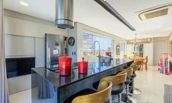 Imagem 4: Cobertura de 500 m² na Rua Santo Inácio, com vista espetacular do Guaíba e reforma impecáv