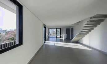 Imagem 2: COBERTURA ESPAÇOSA COM 3 SUÍTES, 3 VAGAS E LAZER COMPLETO!