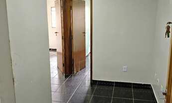 Imagem 2: Vendo kitnet 1 andar c/2 qtos, banheiro, cozinha e Sl- Polo de modas - lado Parque Denner