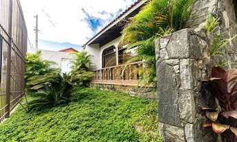 Imagem 6: Casa ampla com 6 dormitórios no Centro Cívico