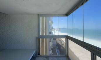 Imagem 6: Apartamento frente mar reformado com varanda e vista mar na Praia das Pitangueiras, Guaruj