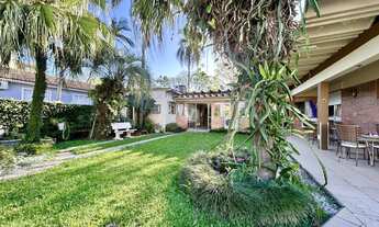 Imagem 2: Amplitude e conforto, desta casa de 4 dormitórios, piscina, localizada em Camobi