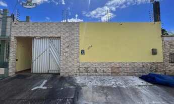 Imagem 2: BELISSIMA CASA COM PISCINA EM RESIDENCIAL FECHADO