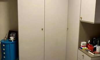 Imagem 2: Apartamento com armários planejados em ótima localização