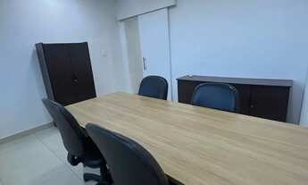 Imagem 5: Sala comercial mobiliada em Buraquinho (dois ambientes