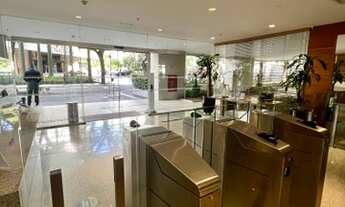 Imagem 5: Sala/Conjunto para venda possui 218 metros, com 4 salas, piso elevado, forro acústico e co